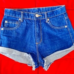 Denim shorts,size 00